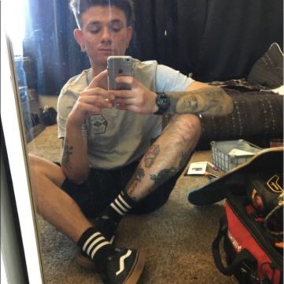 Meet your Posher, Robert - Picture 1 of 3